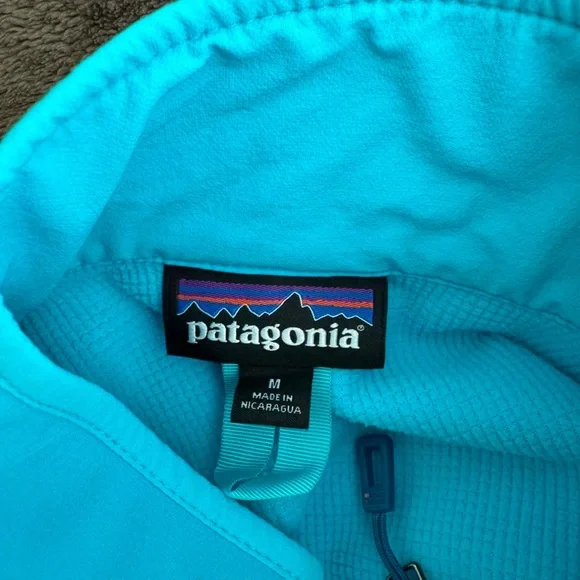 Blue Patagonia lightweight windbreaker jacket (Faults shown) - Picture 4 of 7